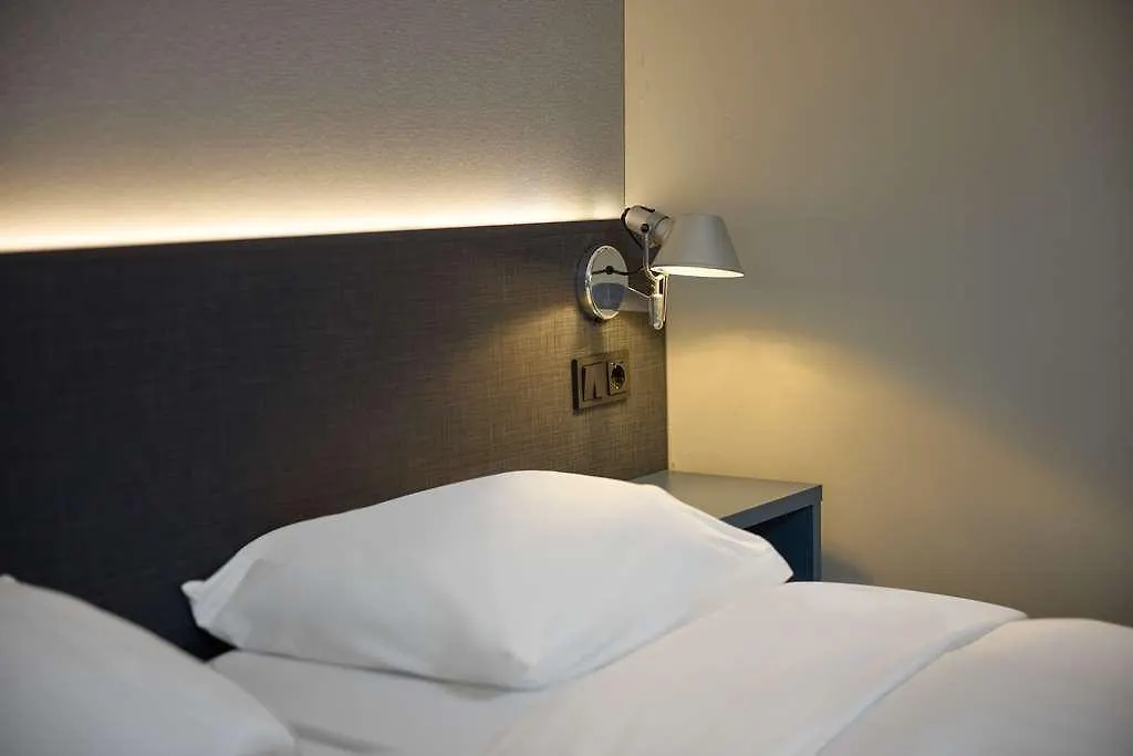 Doubletree By Hilton Rotterdam Centre Hotel 0*,